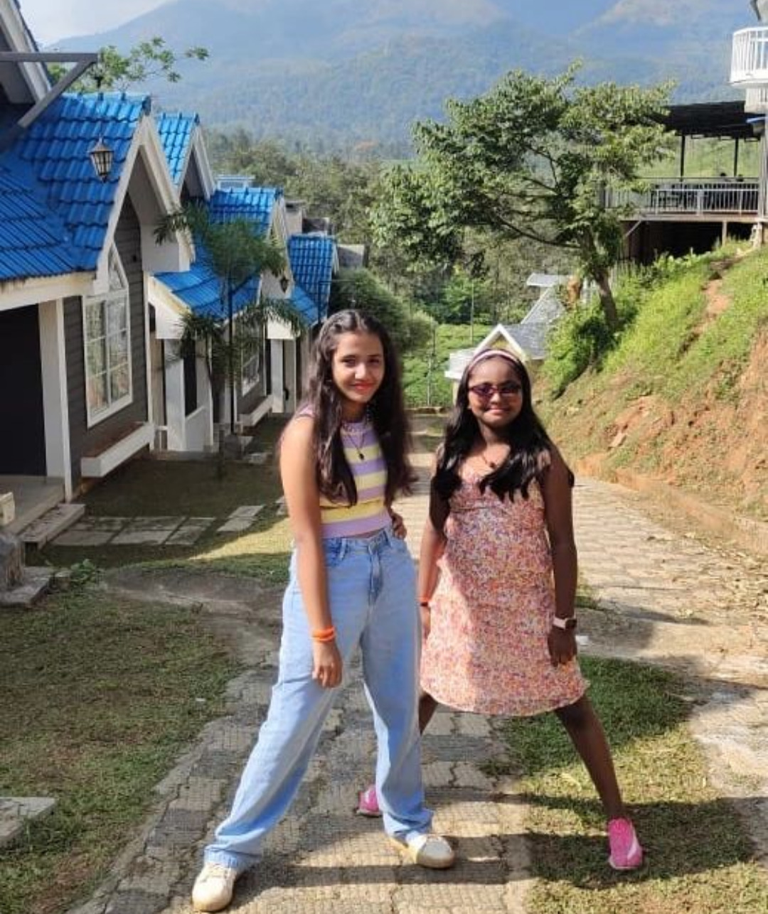 Monica Siva with her sister Dheyah Siva