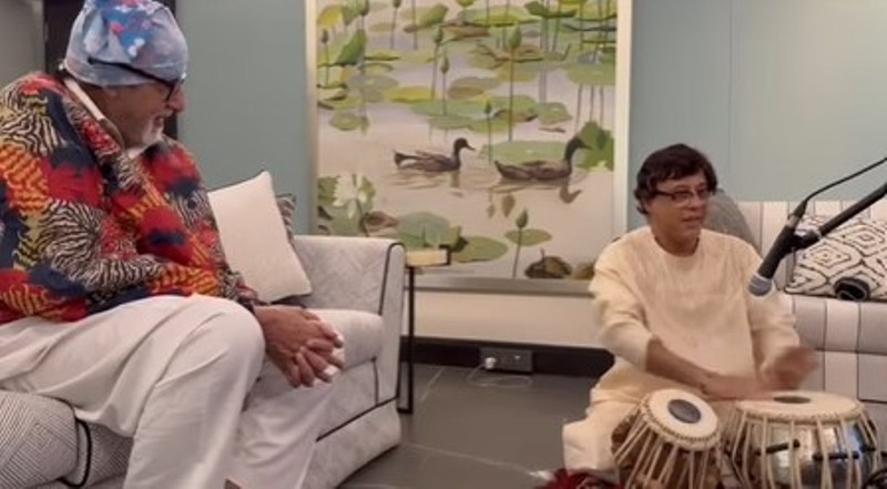 Pandit Anindo Chatterjee playing tabla for Amitabh Bachchan (left) in Mumbai