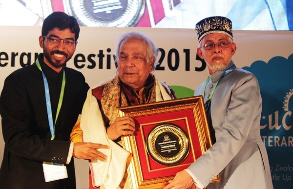 Pandit Birju Maharaj receiving the Wajid Ali Shah Award