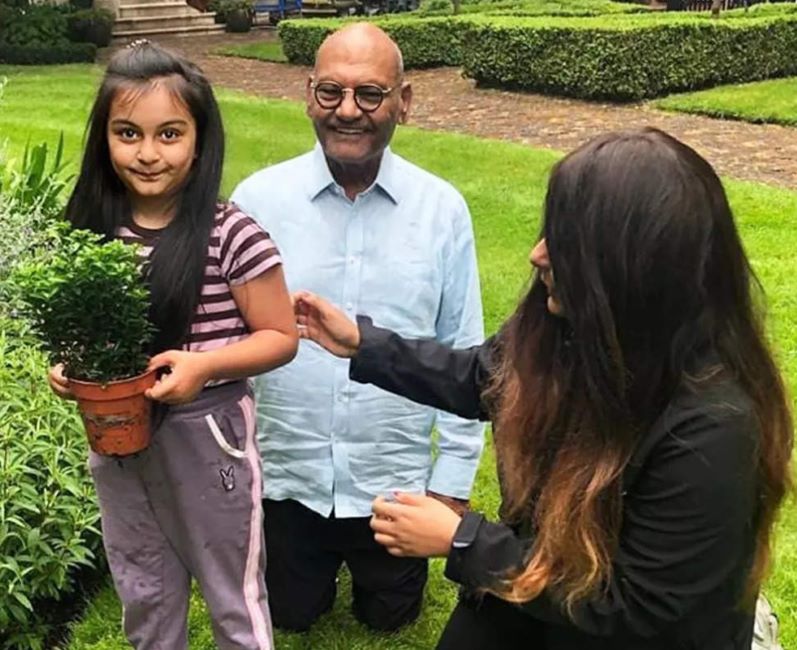 Priya Agarwal with her father Anil Agarwal and her daughter Mahi