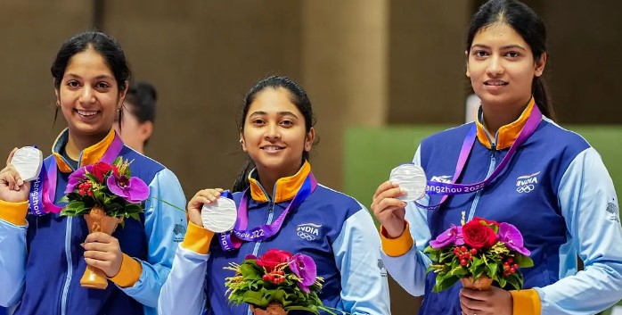 Ramita Jindal (extreme left) at the 19th Asian Games