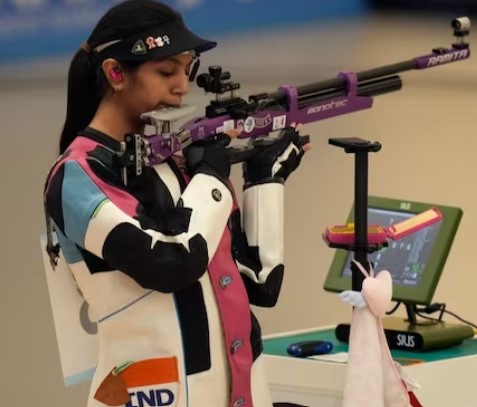 Ramita Jindal while practising sport shooting
