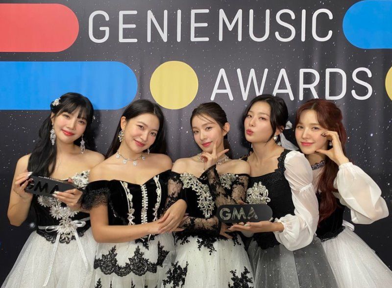 Red Velvet after winning Best Female Performance Award at the Genie Music Awards 2022