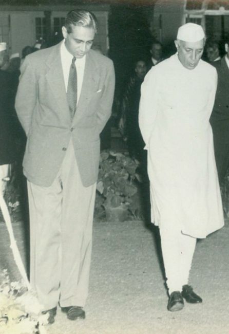 Satish Dhawan with Pandit Jawaharlal Nehru in the Indian Institute of Science