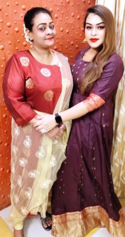 Shakeela posing for a photo with her daughter Sasha