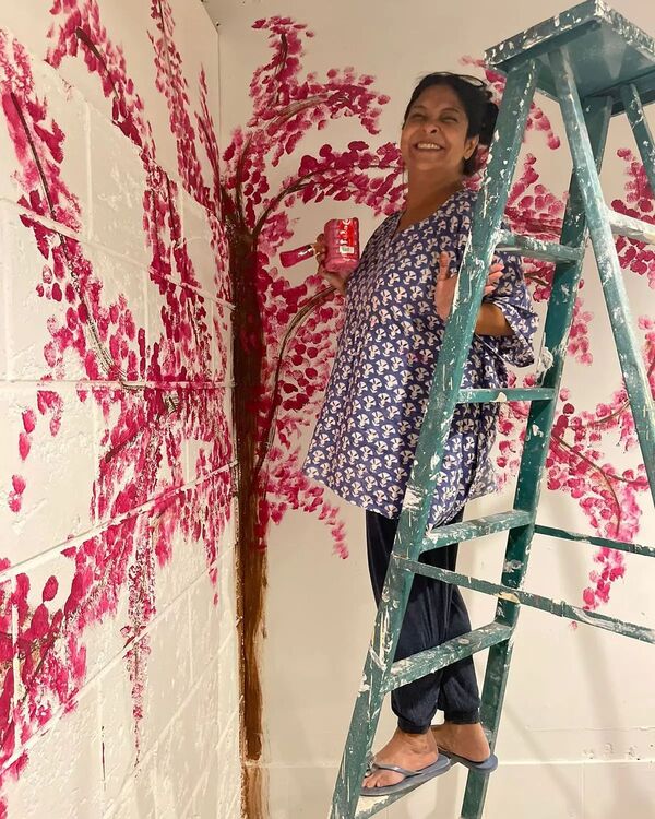 Shefali Shah painting the walls of her restaurant 'Jalsa'