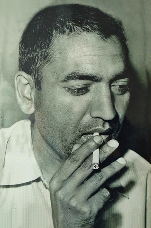 Shiv Kumar Batalvi smoking a cigarette