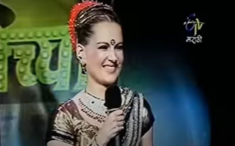 Suzanne Bernert in a still from the 2011 Marathi reality TV show 'Dholkichya Talavar'