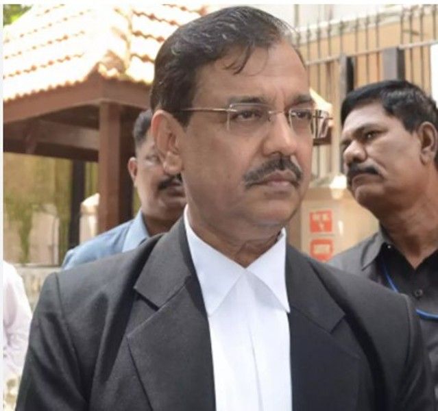 Ujjwal Nikam coming out after a hearing in the double murder case of Hema Hirani and Haresh Bhambani