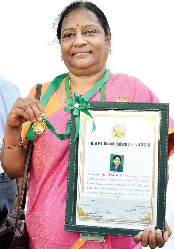Valarmathi with the Dr. A.P.J. Abdul Kalam Award (2015)