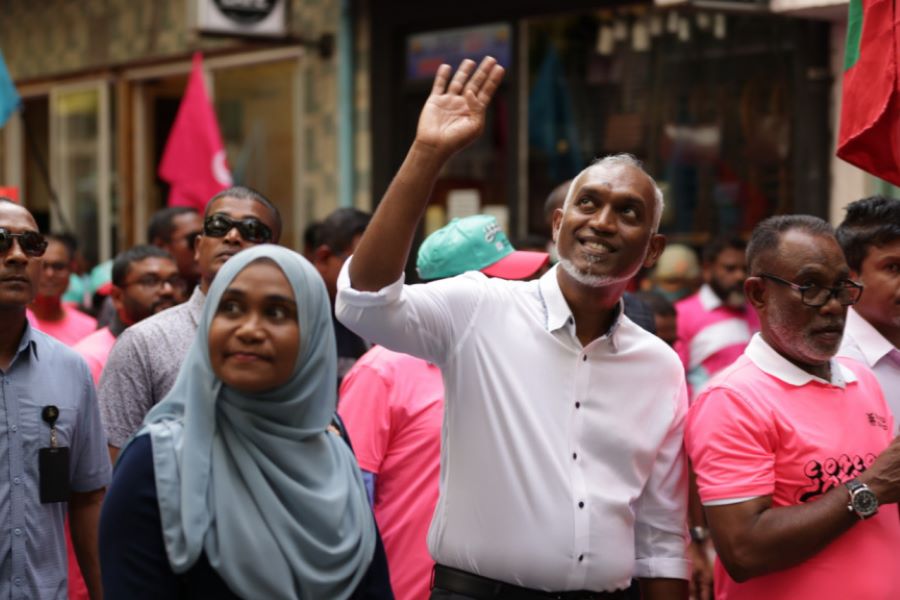 A photo of Mohamed Muizzu with Sajidha taken during an election rally in 2023