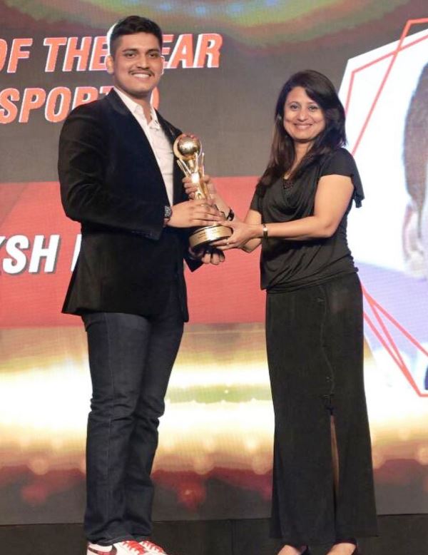 Rudrankksh Patil receiving Sportsman of the Year Award (Olympic Sports) at the 2023 Sportstar Aces Awards in Mumbai