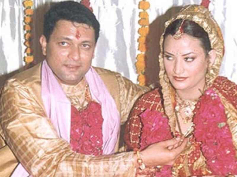A wedding picture of Kiran Karmarkar and Rinku Dhawan