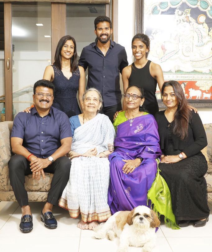 Aarathy Kasturi Raj with her family 