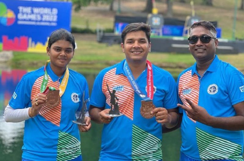 Abhishek Verma (centre) after winning bronze medal in compound mixed team event at the 2022 World Archery Championship held in Birmingham