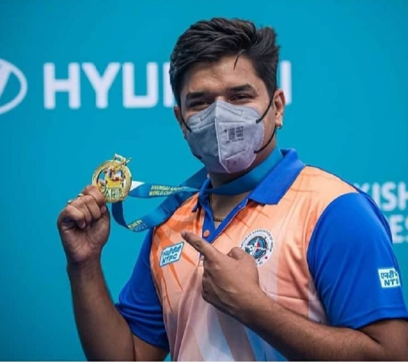 Abhishek Verma posing with gold medal in compound individual event in 2021 Archery World Cup in Paris