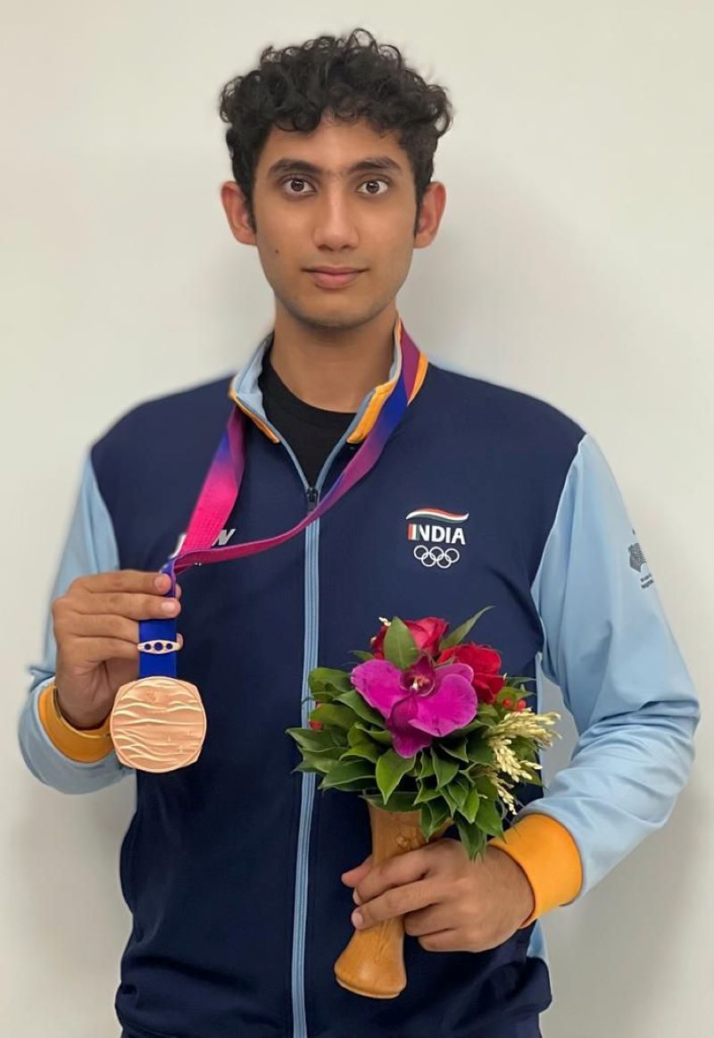Adarsh Singh with a bronze medal at the Asian Games (2022)