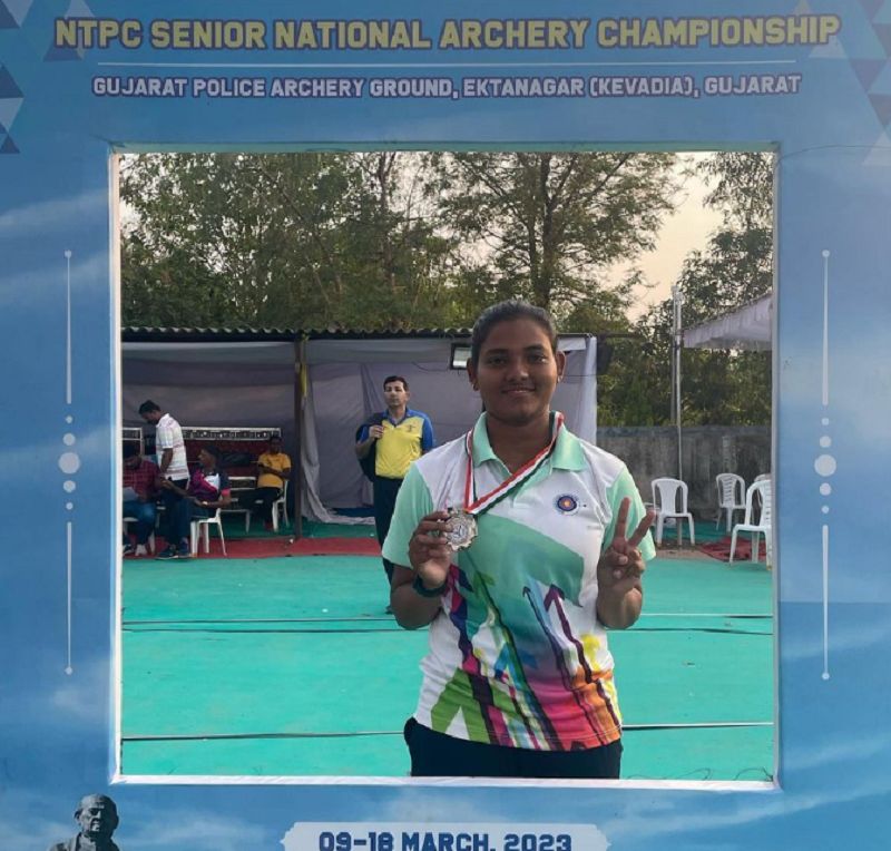 Ankita Bhakat holding silver medal at the 43rd NTPC Senior National Championship