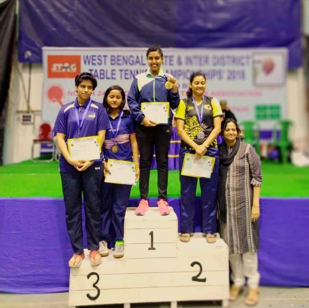 Ayhika Mukherjee receiving her medal at the State Championship 2018