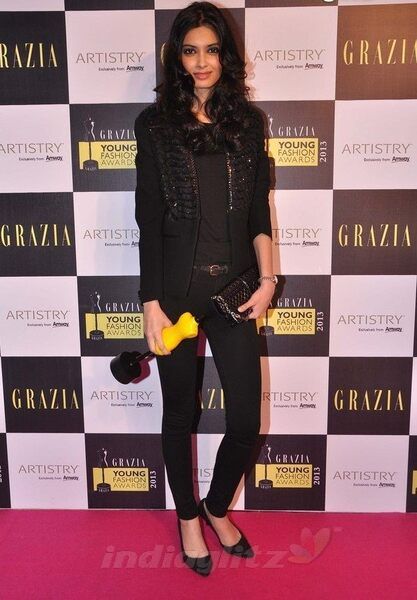Diana Penty with her award at the 'Grazia Young Fashion Awards' (2013)