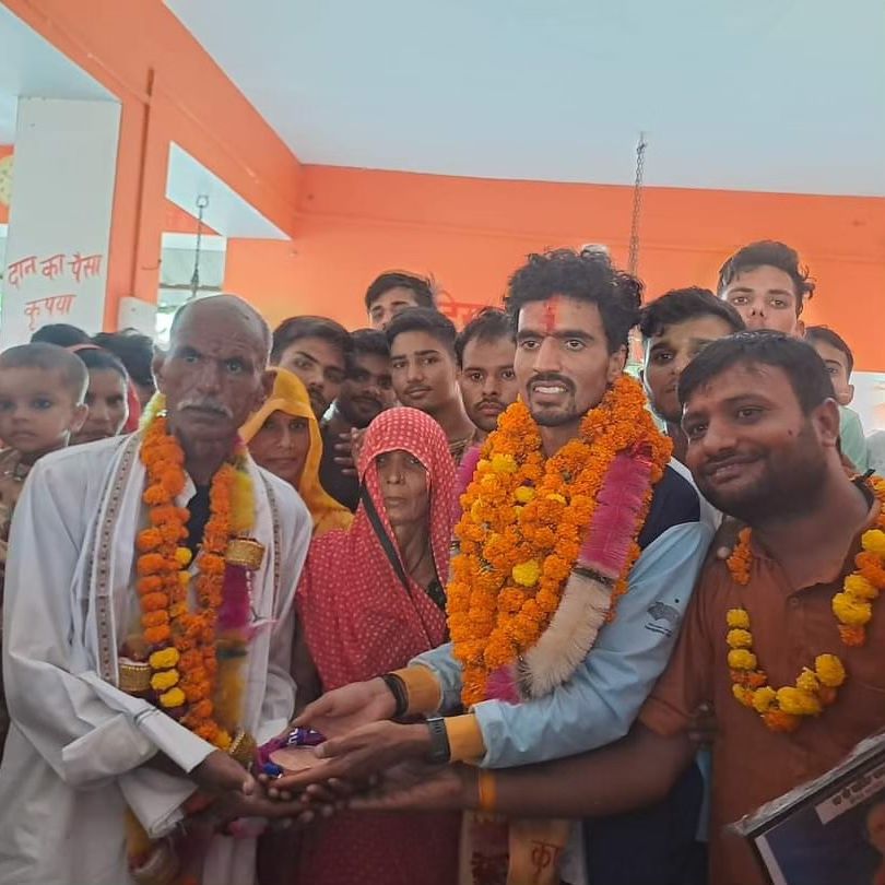 Gulveer Singh greeted after returning from Asian Games