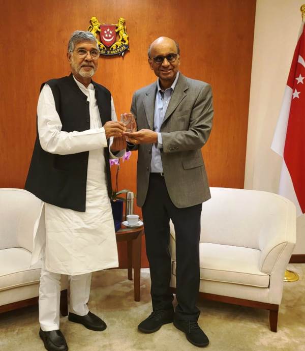 Kailash Satyarthi with the President of Singapore
