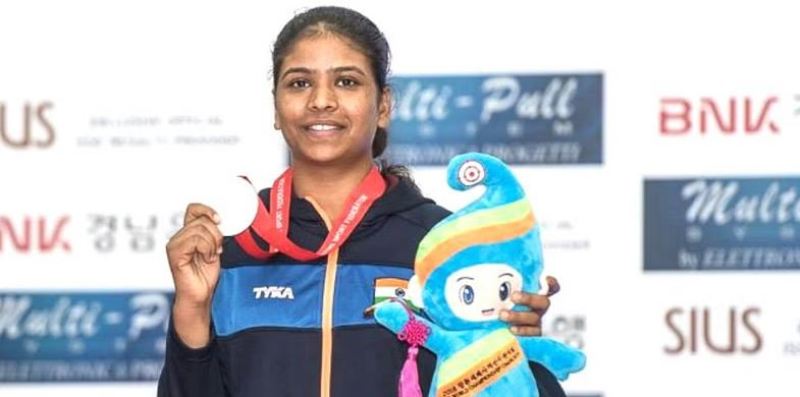 Manisha Keer with her silver medal at the ISSF event in South Korea