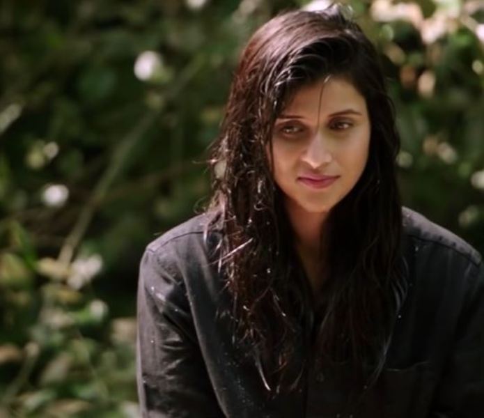 Mannara Chopra (as Anjali) in a still from the film 'Rogue' (2017)