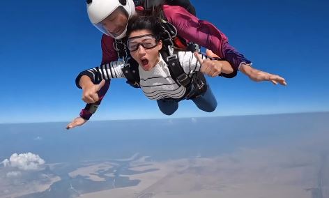 Mehreen Pirzada doing Skydiving