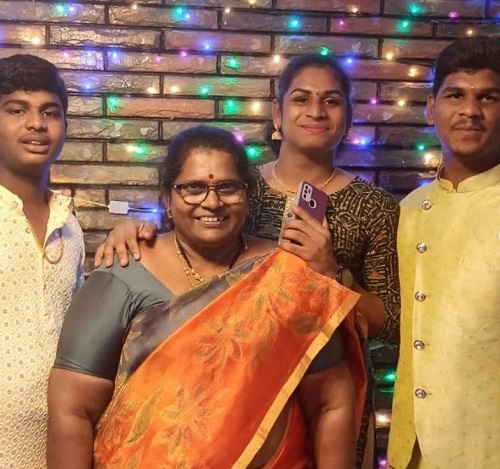 Nandini Agasara with her brothers