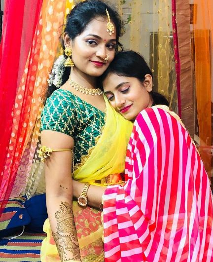 Nayani Pavani and her sister