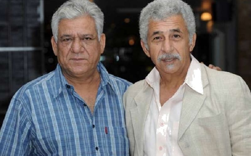Om Puri with Naseeruddin Shah (right) at an event in Mumbai