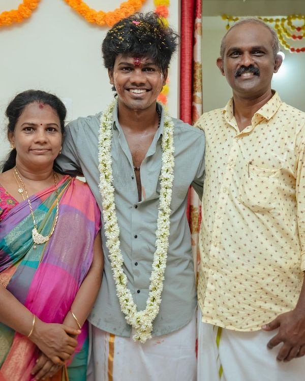 Raja Vetri Prabhu with his parents