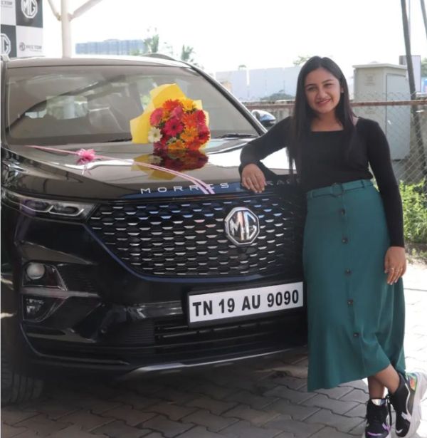 Raveena Daha with her MG Hector Plus SUV