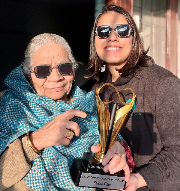 Saloni Gaur and her grandmother with Satire Comedy Creator of the Year Award