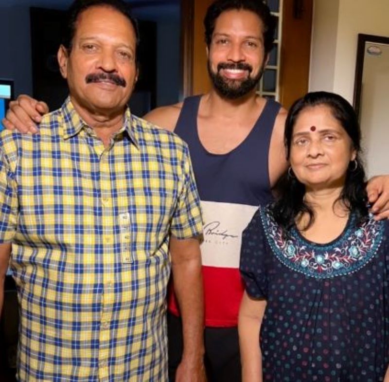 Santhosh Prathap with his parents