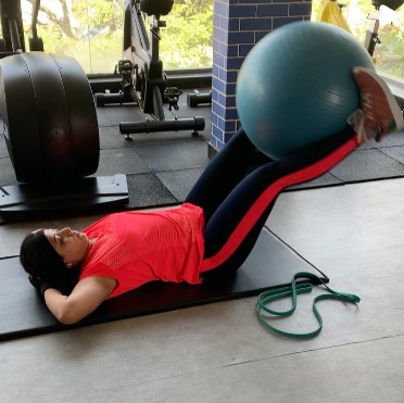 Sirija while exercising at a gym
