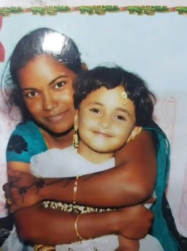 Smeha Manimegalai's childhood picture with her mother