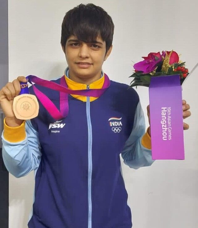 Sonam Malik with Bronze medal in  2022 Asian Games
