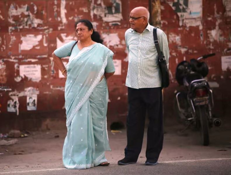 Soumya Vishwanathan’s parents outside Saket court in 2016