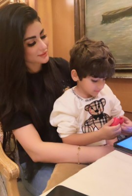 Wazhma Ayoubi with her son