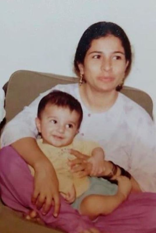 childhood picture of Feroze Khan with his mother