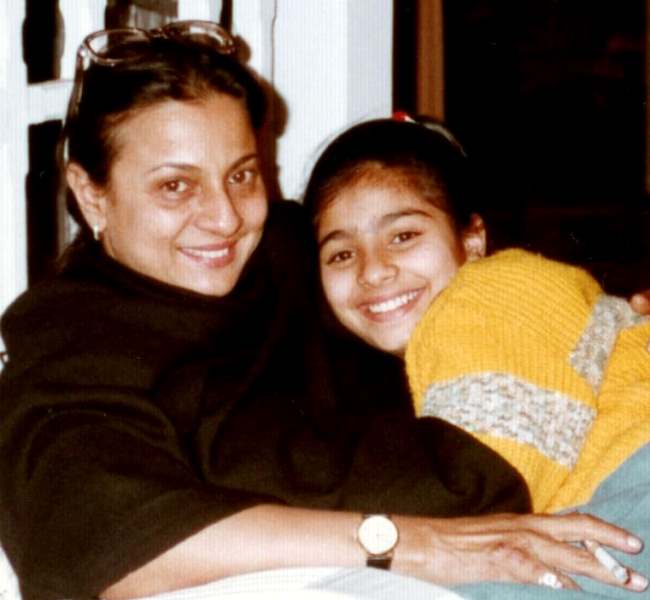 A childhood image of Tanisha Mukerji with her mother