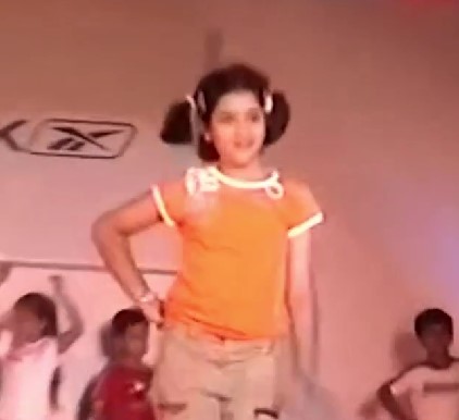 A childhood picture of Mehak Manwani while walking a kids show