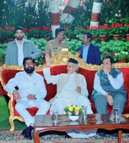 A group picture with Maharashtra Chief Minister Shri Eknath Shinde, Governor of Maharashtra Shri Bhagat Singh Koshyari, and Tourism Minister Shri Mangal Prahlad Lodha
