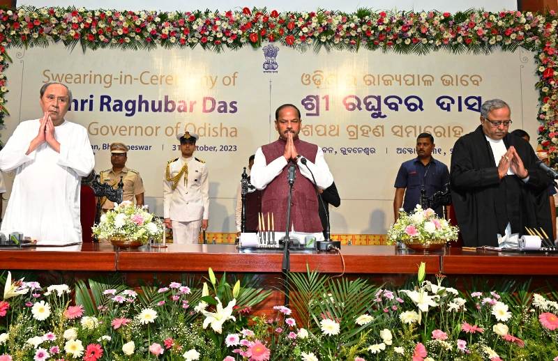 A photo of Raghubar Das taken after he was sworn in as the Governor of Odisha