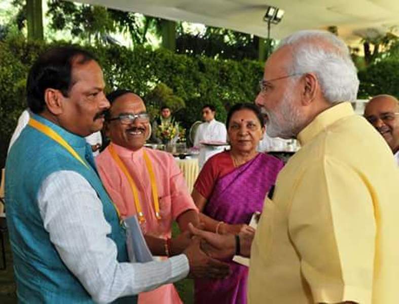 A photo of Raghubar Das with Prime Minister Narendra Modi
