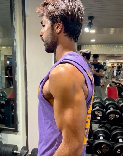 Akshay Bindra at a gym
