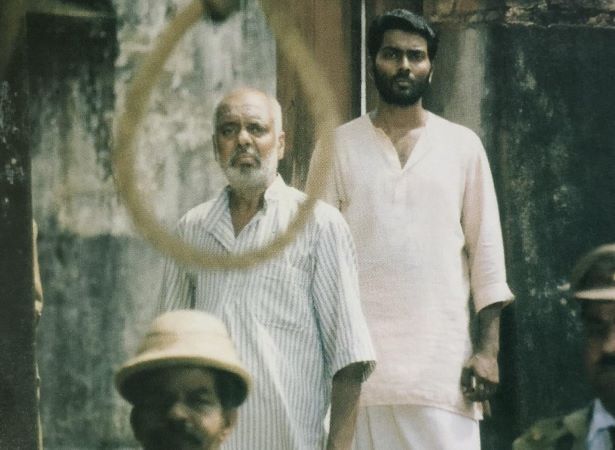 An image from Adoor's film Nizhalkuthu