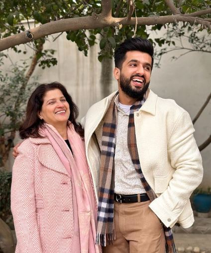 Anmol Kwatra with his mother